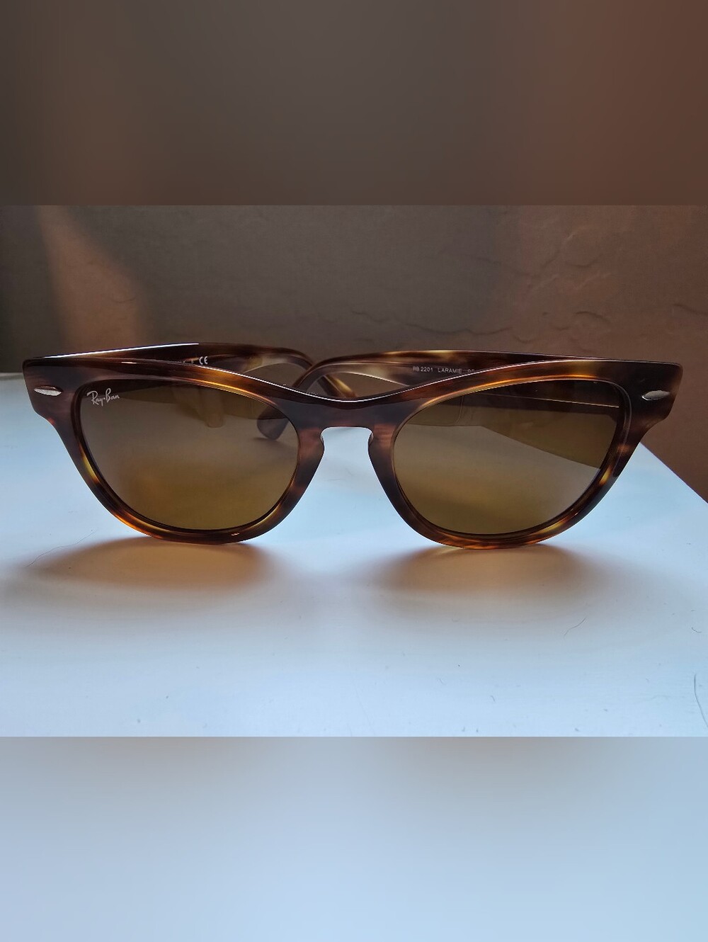 Ray-Ban LIKE NEW Women's Tortoise Sunglasses with Case